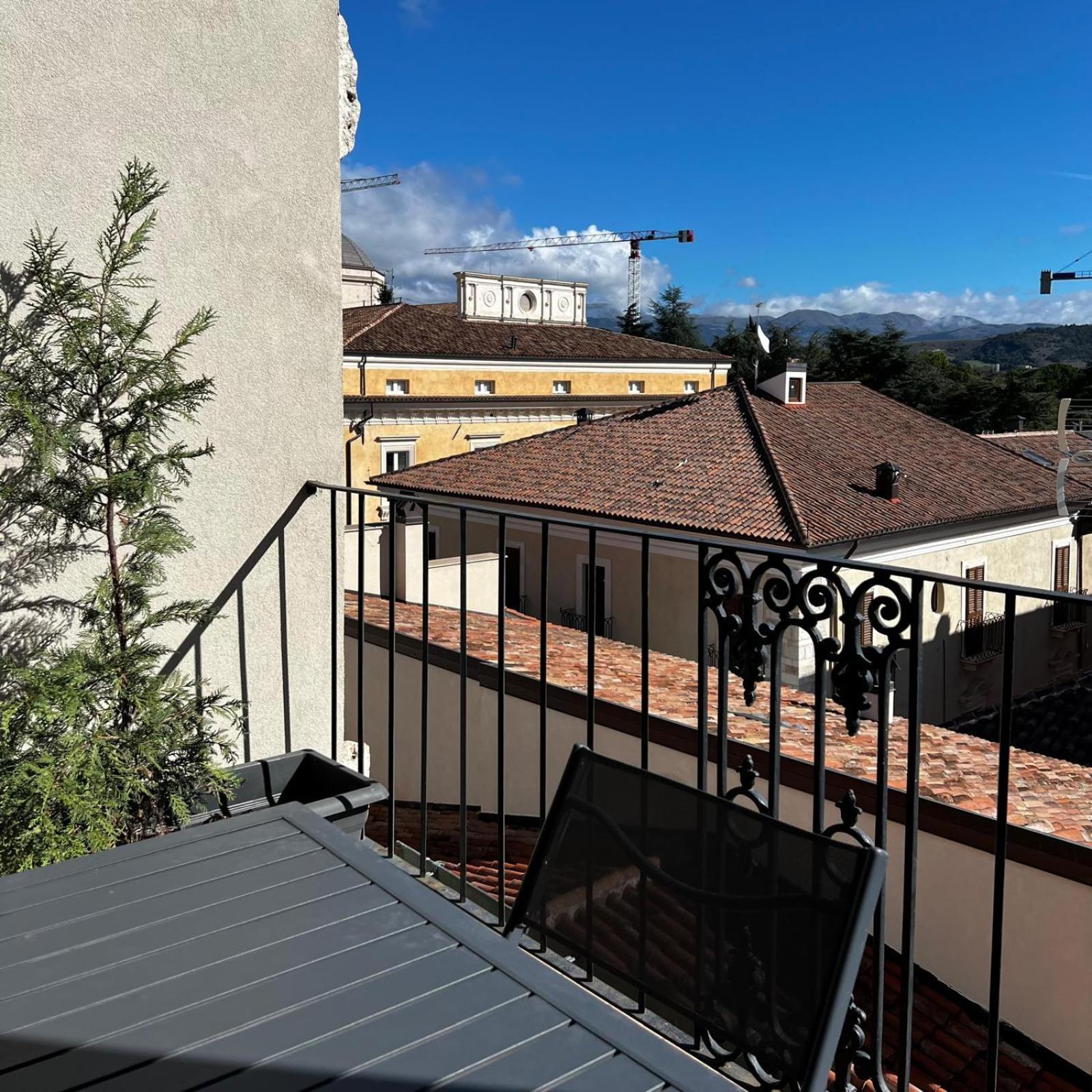 Appartement Antica Dimora San Crisante - Centro Storico à LʼAquila Extérieur photo