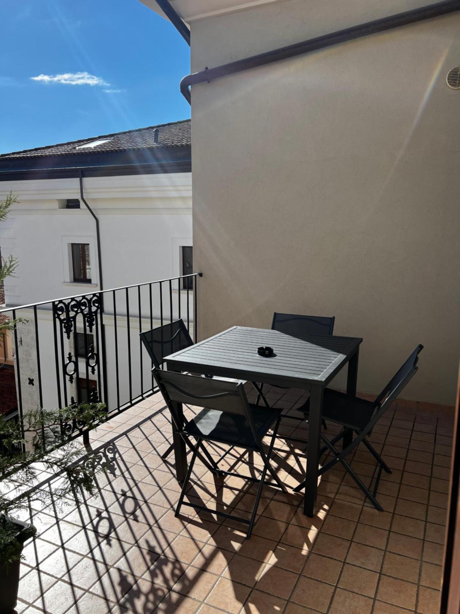 Appartement Antica Dimora San Crisante - Centro Storico à LʼAquila Extérieur photo